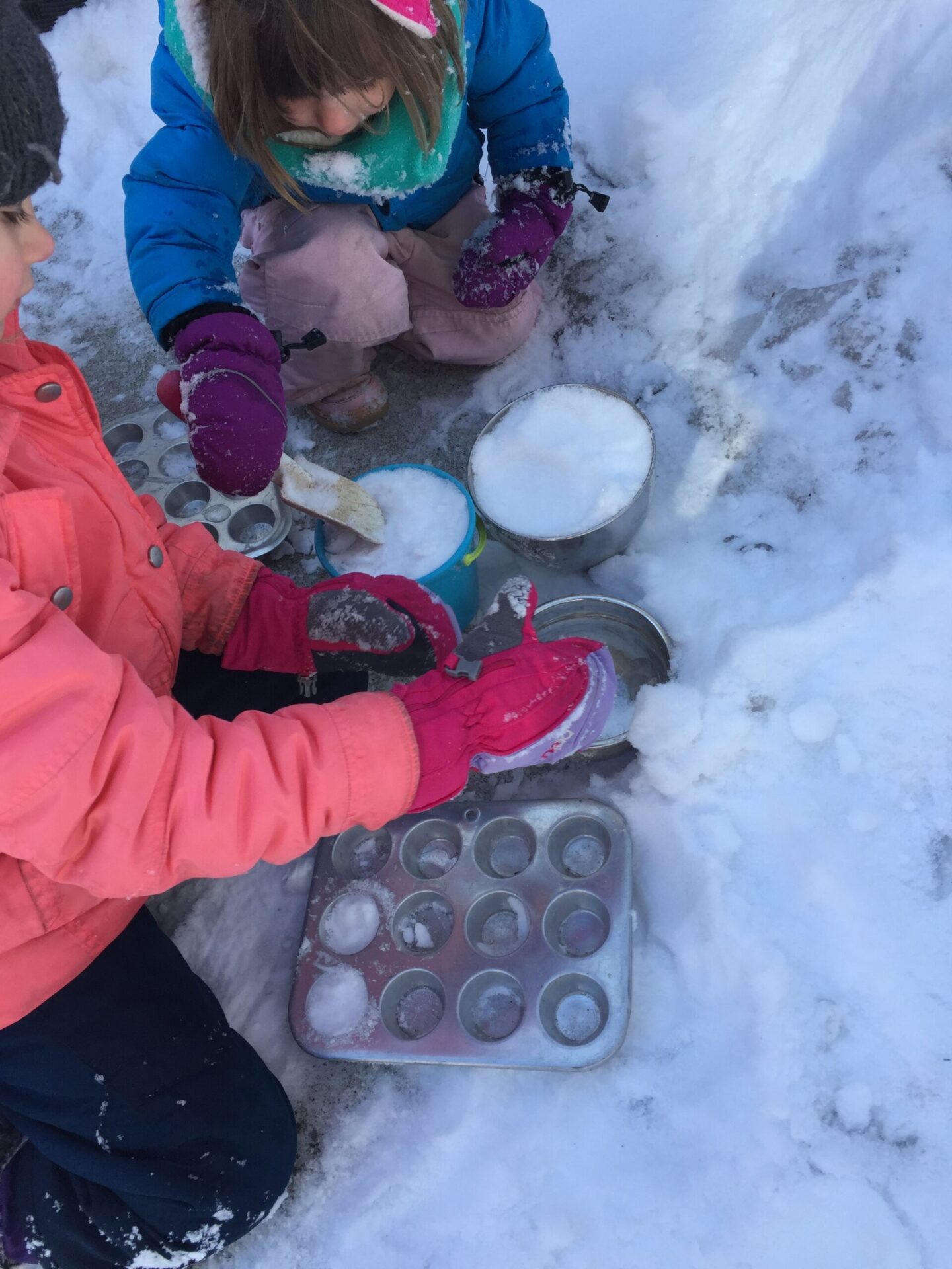 snow-play-ready-child